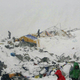 Illustration for article titled Photos from the devastating 7.8 magnitude earthquake in Nepal